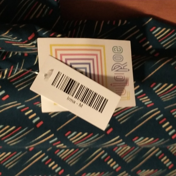 LuLaRoe woman's size M short sleeve tunic- Irma-NWT - Picture 3 of 10